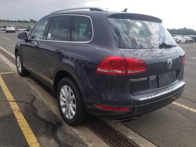 WVGFF9BP9BD006264 - 2011 VOLKSWAGEN TOUAREG V6 GRAY photo 3