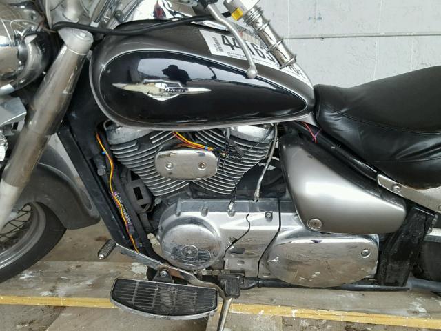 JS1VS55A452112725 - 2005 SUZUKI C50 TWO TONE photo 9