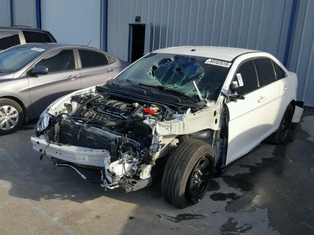 1FAHP2L8XHG103933 - 2017 FORD TAURUS POL WHITE photo 2