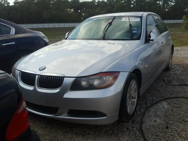 WBAVA33567KX71750 - 2007 BMW 328 SILVER photo 2