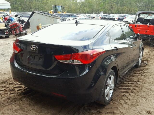 5NPDH4AEXDH376967 - 2013 HYUNDAI ELANTRA BLACK photo 4