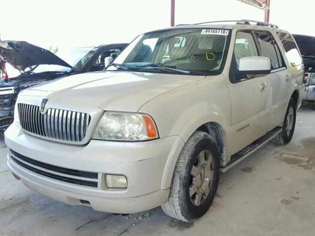 5LMFU275X6LJ08735 - 2006 LINCOLN NAVIGATOR Beżowy zdjęcie 2