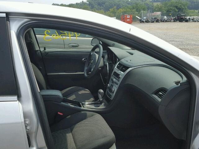 1G1ZC5EB1AF224763 - 2010 CHEVROLET MALIBU 1LT SILVER photo 5