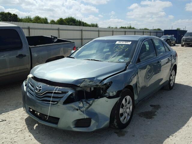 4T4BF3EK1BR139327 - 2011 TOYOTA CAMRY GREEN photo 2