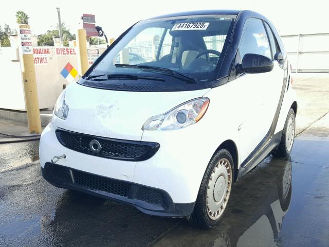 WMEEJ3BA6FK802139 - 2015 SMART FORTWO PUR TWO TONE photo 2