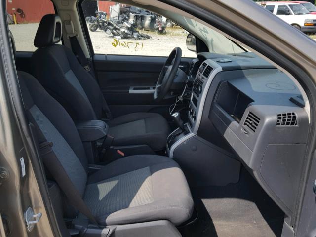 1J8FF47W88D710660 - 2008 JEEP COMPASS SP TAN photo 5