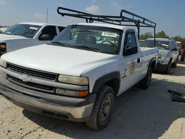 1GCGC24U62Z199598 - 2002 CHEVROLET SILVERADO WHITE photo 2