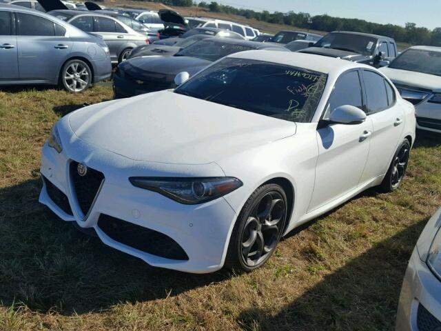 ZARFAECN3H7549423 - 2017 ALFA ROMEO GIULIA WHITE photo 2