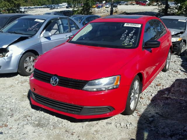 3VW2K7AJ2CM338453 - 2012 VOLKSWAGEN JETTA BASE RED photo 2