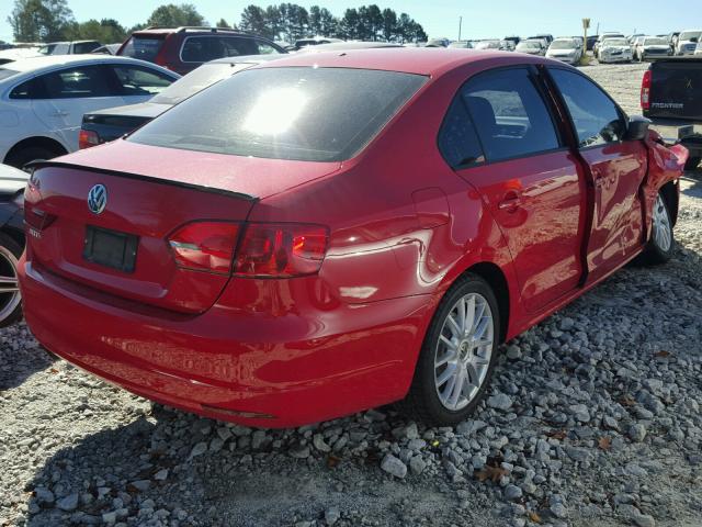 3VW2K7AJ2CM338453 - 2012 VOLKSWAGEN JETTA BASE RED photo 4