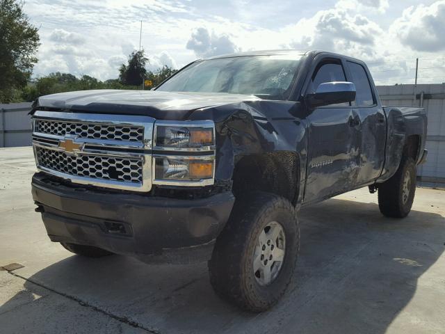 1GCVKPEC5EZ376983 - 2014 CHEVROLET SILVERADO GRAY photo 2