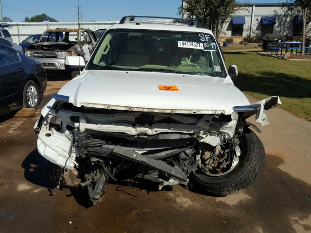 1FMEU33K67UA24875 - 2007 FORD EXPLORER S WHITE photo 9