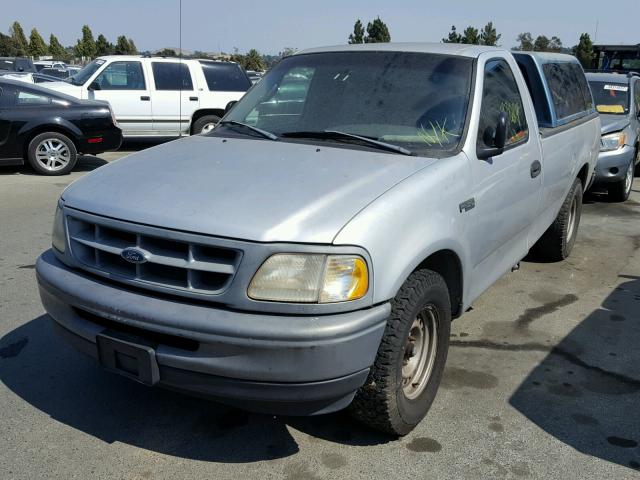 1FTZF1726WNA22907 - 1998 FORD F150 GRAY photo 2