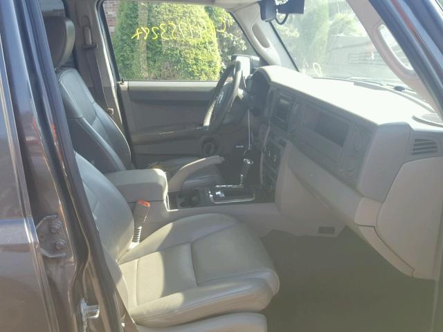 1J8HG48N56C140082 - 2006 JEEP COMMANDER Gümüş foto 5