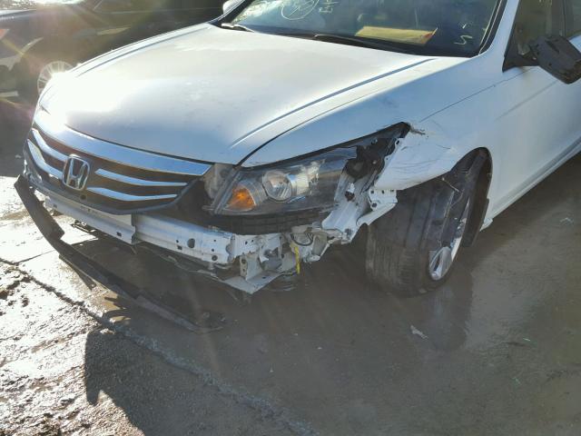 1HGCP2F67CA205959 - 2012 HONDA ACCORD WHITE photo 9