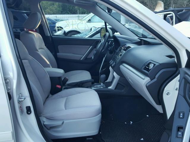 JF2SJAEC1EH414025 - 2014 SUBARU FORESTER 2 WHITE photo 5