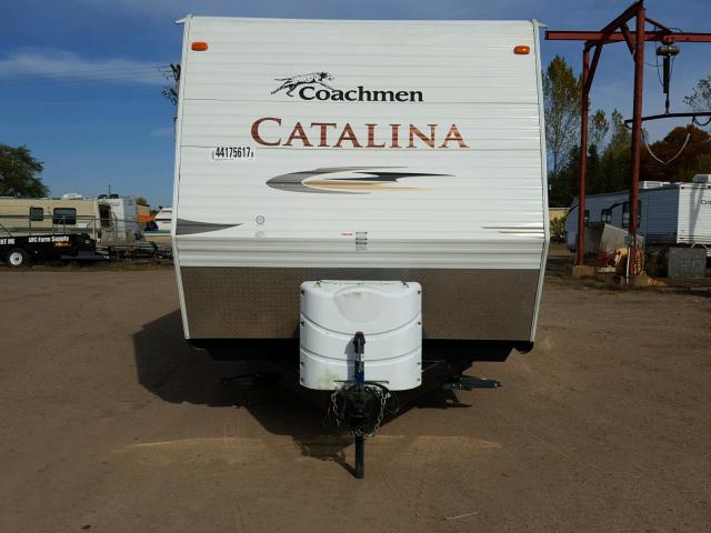 5ZT2CAXB0CT002071 - 2012 COACH CATALINA WHITE photo 2