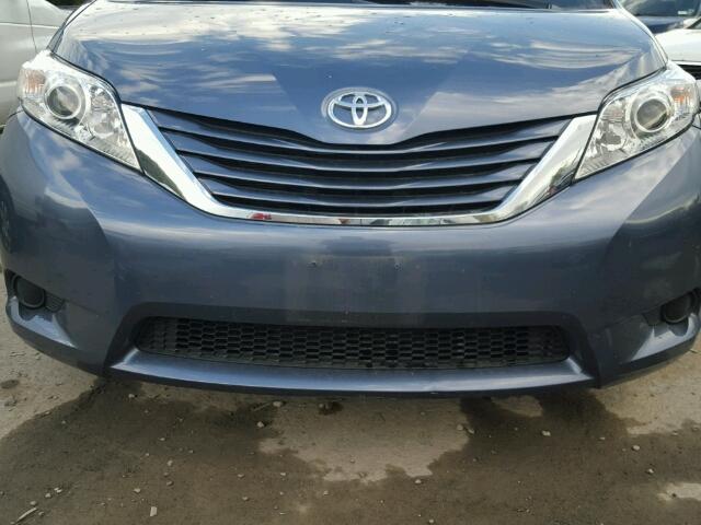 5TDKK3DC3FS615060 - 2015 TOYOTA SIENNA LE BLUE photo 7