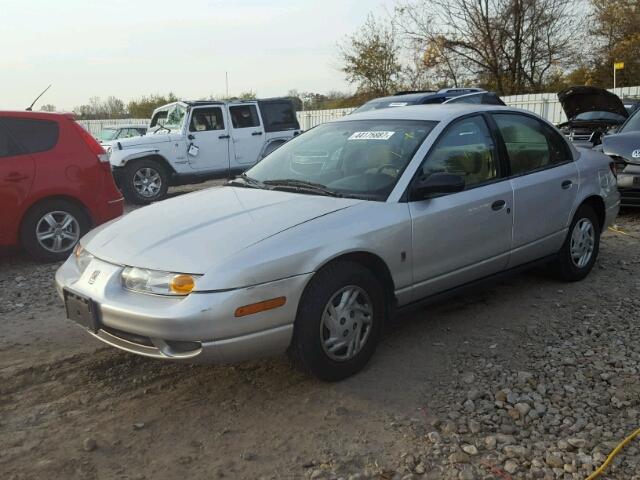 1G8ZL52822Z309332 - 2002 SATURN SL SILVER photo 2