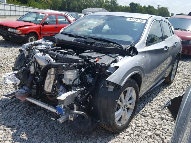 SJKCH5CP6JA058327 - 2018 INFINITI QX30 BASE SILVER photo 2