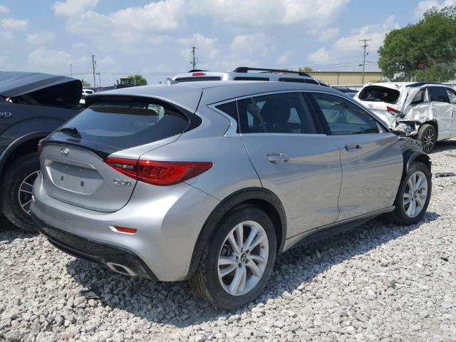 SJKCH5CP6JA058327 - 2018 INFINITI QX30 BASE SILVER photo 4