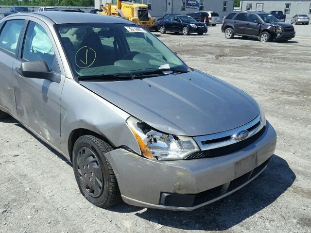 1FAHP34N18W129000 - 2008 FORD FOCUS S/SE GRAY photo 9