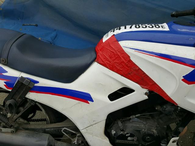 JH2MC1513LM200343 - 1990 HONDA VTR250 WHITE photo 9