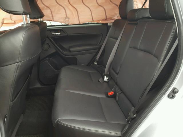 JF2SJARC9FH586637 - 2015 SUBARU FORESTER 2 GRAY photo 6