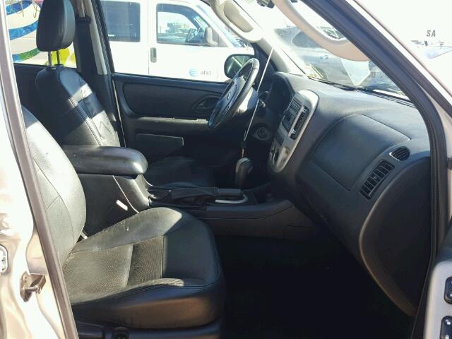 1FMCU04157KA92740 - 2007 FORD ESCAPE SILVER photo 5