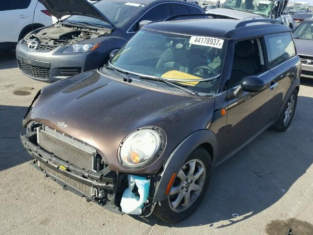 WMWML33509TP98140 - 2009 MINI COOPER CLU BROWN photo 2