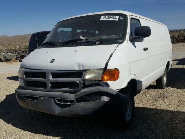 2B7JB21Y22K139837 - 2002 DODGE RAM VAN B2 WHITE photo 2