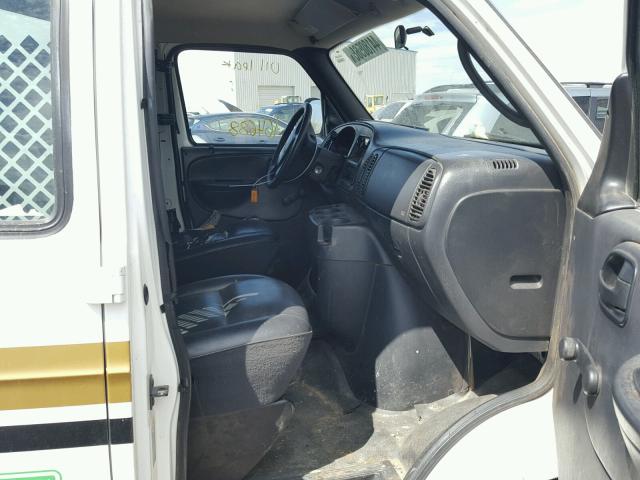 2B7JB21Y22K139837 - 2002 DODGE RAM VAN B2 WHITE photo 5