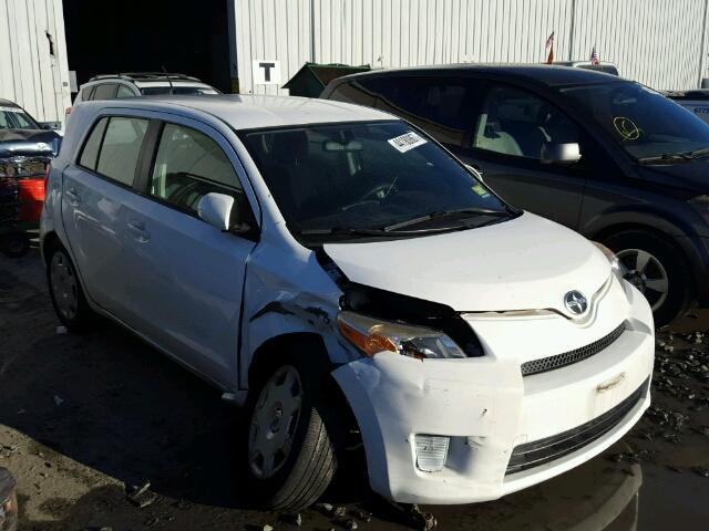 JTKKU10489J038081 - 2009 TOYOTA SCION XD WHITE photo 1