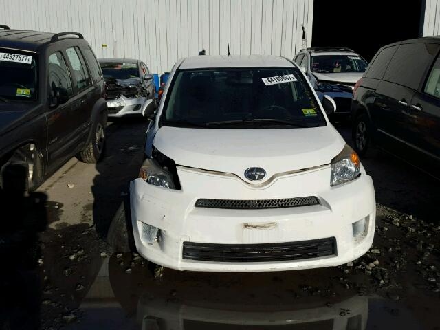 JTKKU10489J038081 - 2009 TOYOTA SCION XD WHITE photo 9