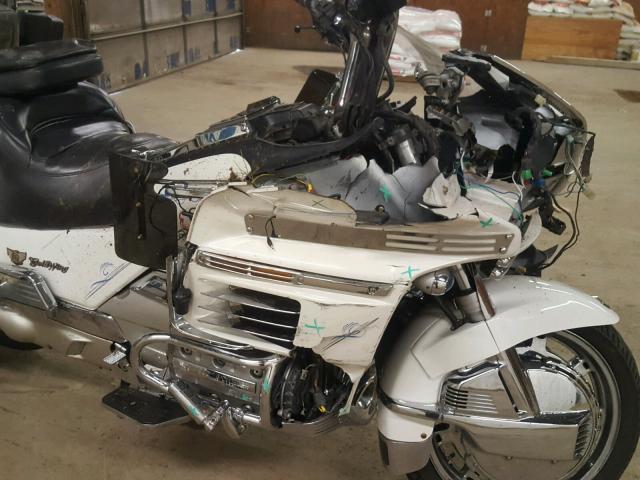 1HFSC2217VA900211 - 1997 HONDA GL1500 A/2 WHITE photo 9