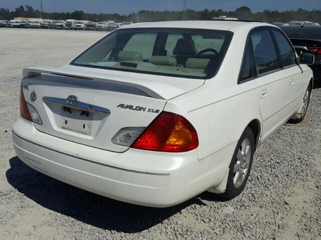 4T1BF28B52U231900 - 2002 TOYOTA AVALON WHITE photo 4