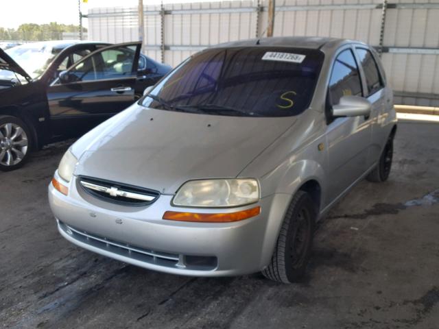 KL1TJ62654B176168 - 2004 CHEVROLET AVEO LS SILVER photo 2
