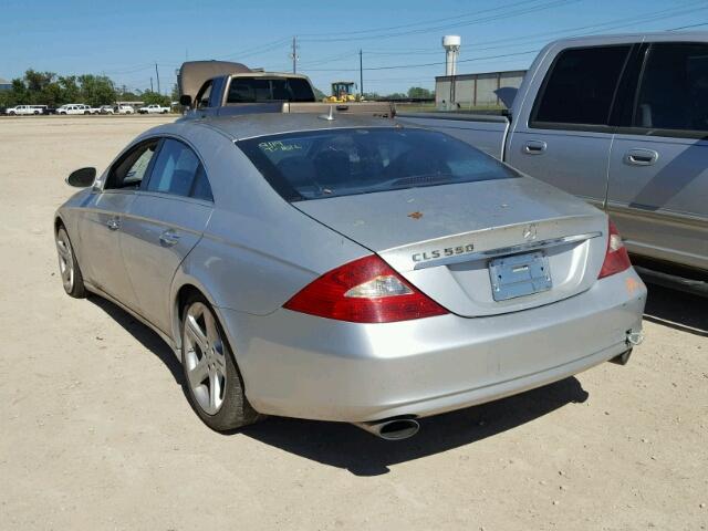 WDDDJ72X07A093579 - 2007 MERCEDES-BENZ CLS 550 SILVER photo 3