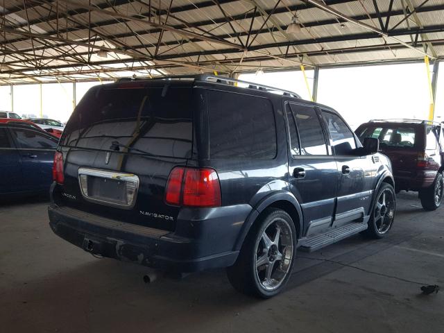 5LMFU27R13LJ19203 - 2003 LINCOLN NAVIGATOR შავი ფოტო 4