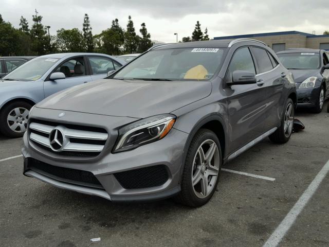 WDCTG4EB2FJ132846 - 2015 MERCEDES-BENZ GLA 250 GRAY photo 2