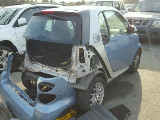 WMEEJ9AA6DK723362 - 2013 SMART FORTWO ELE 蓝色 照片 4