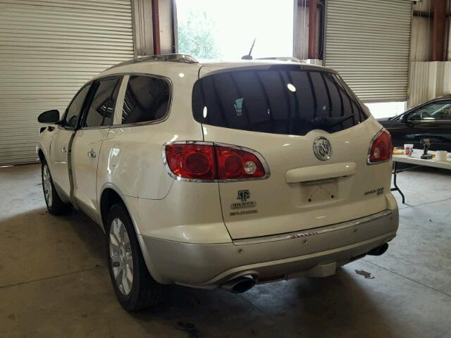 5GAKRCED9BJ380689 - 2011 BUICK ENCLAVE CX CREAM photo 3