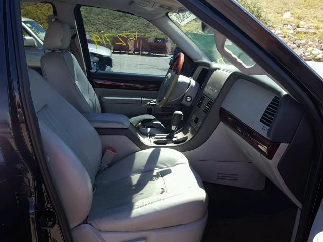 5LMEU68H34ZJ26628 - 2004 LINCOLN AVIATOR 黑色 照片 5