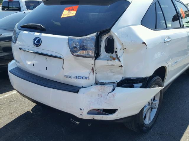 JTJGW31U582008821 - 2008 LEXUS RX 400H WHITE photo 9