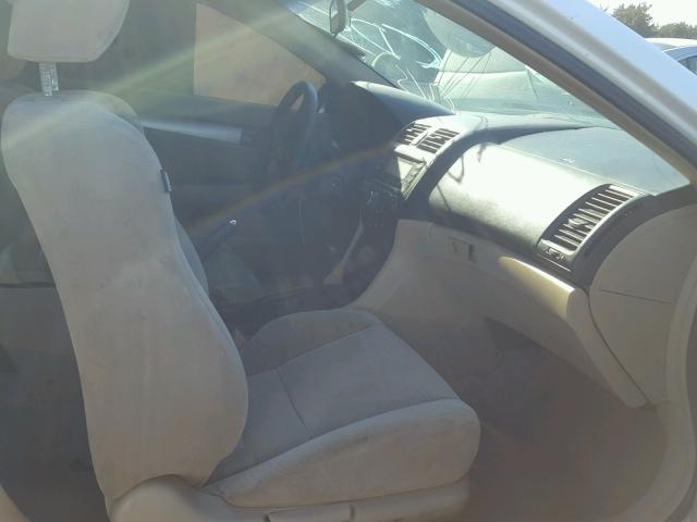 1HGCM72375A009198 - 2005 HONDA ACCORD WHITE photo 5