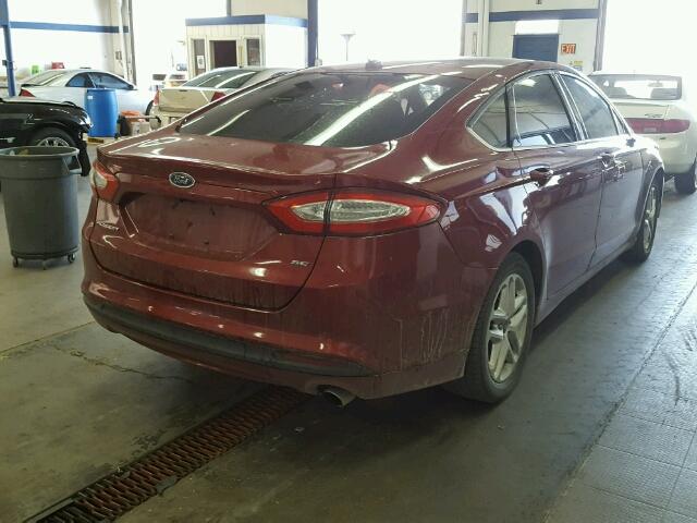 3FA6P0H73GR357910 - 2016 FORD FUSION SE RED photo 4