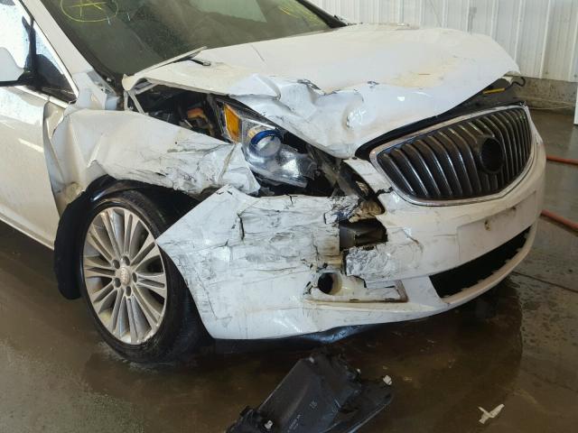 1G4PP5SK9D4242897 - 2013 BUICK VERANO WHITE photo 9