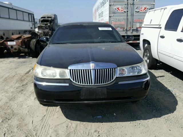 1L1FM81W1WY728725 - 1998 LINCOLN TOWN CAR L BLACK photo 10