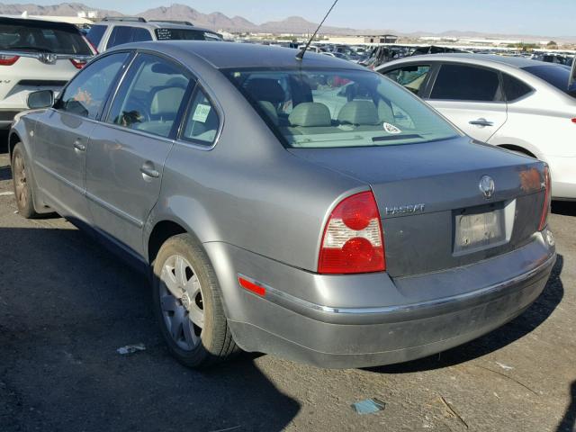 WVWRH63B21E149742 - 2001 VOLKSWAGEN PASSAT GLX GRAY photo 3