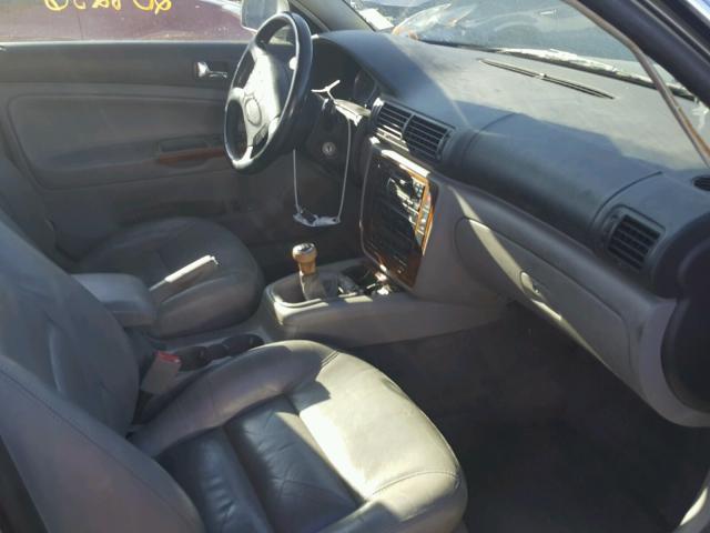 WVWRH63B21E149742 - 2001 VOLKSWAGEN PASSAT GLX GRAY photo 5